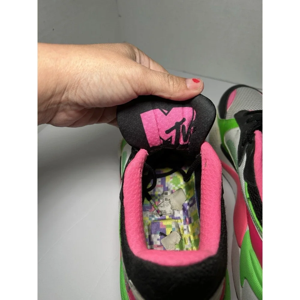 PUMA MTV x RS-X Tracks Bold 80s style 370408-01 8 EUC Neon Pink Green Pumas 10.5